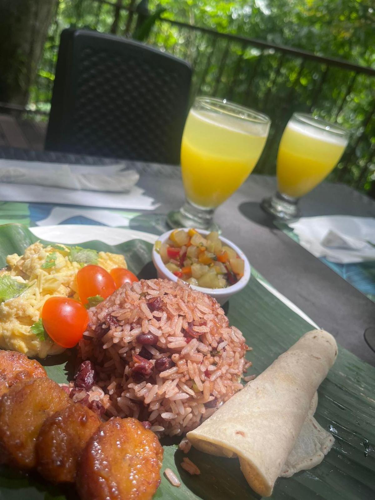 Ukinca B&B อูวีตา ภายนอก รูปภาพ