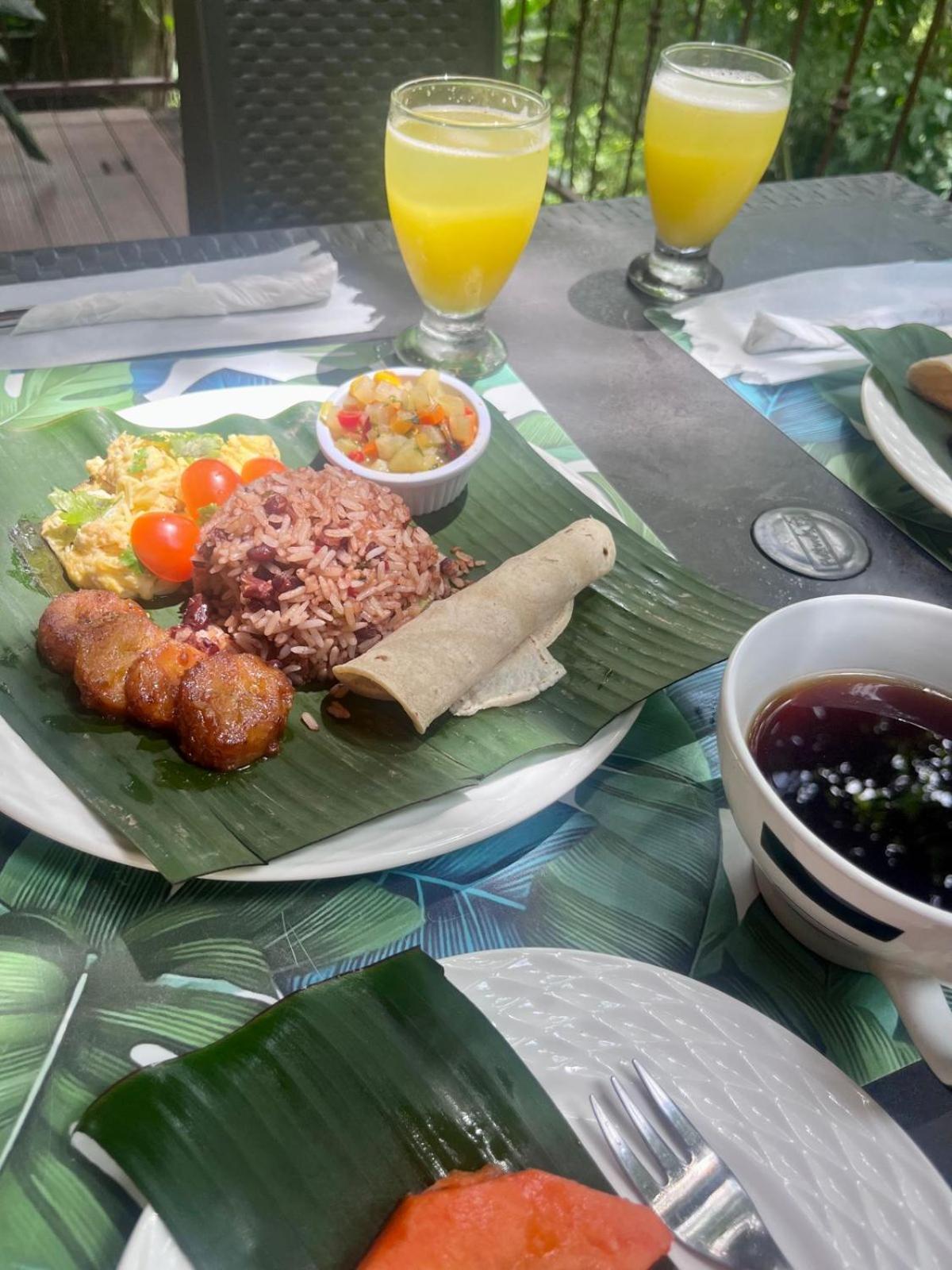 Ukinca B&B อูวีตา ภายนอก รูปภาพ